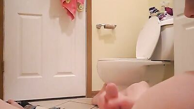 Bathroom Adventures: Amateur Men in Porn!!
