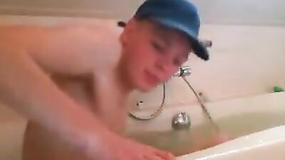 Young Cuties Hot Web-Cam Bath Orgasm!