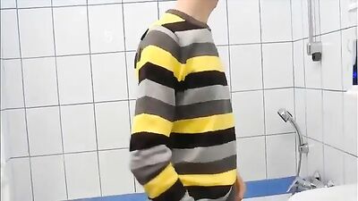 Twink Smooth: Solo Gay Porn Video