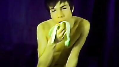 Banana Boys Unleashed: Amateur Gay Porn Video with a Twist!