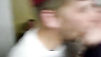 Kissing Amateurs - The Ultimate Gay Porn Experience