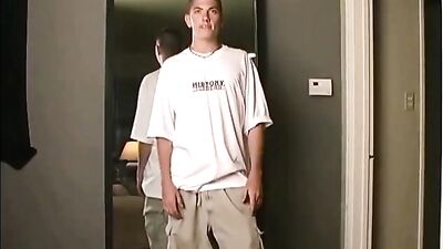 Andys Helping Hand Gay Porn Adventure!