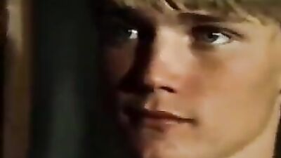 Twink Trades Sex for Gas: A Vintage Gay Porn Adventure