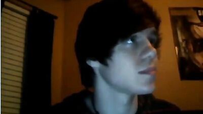 Stripping Cutie Web-Cam: Exposing Naked Wanks and Cumming Wild!