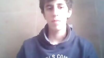 Bath Time Italian Stallion: Web-Cam Show with Huge Cock