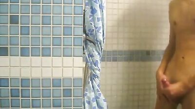 Big Cum Shower: Amateur Gay Porn Video