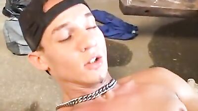 Cum Pee on Me: Ultimate Facesitting Experience!