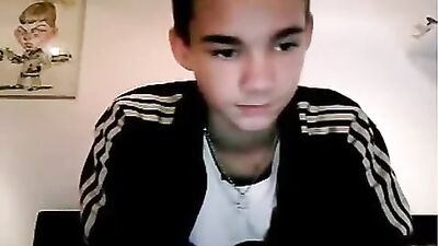 Explosive online action between two 18-year-old boys