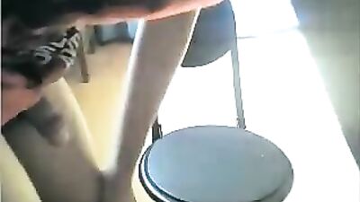 Young Hottie Web-Cam Cum Show