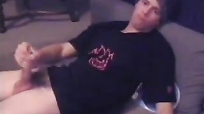 Skater Jos Solo Adventure: A Gay Porn Video with a Twist!