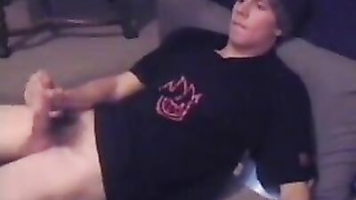 Skater Jos Solo Adventure: A Gay Porn Video with a Twist!