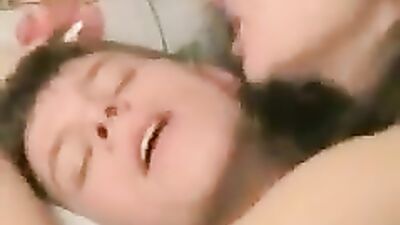 Young Twink Plunges Deep in Pussy!