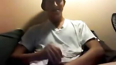 Jerking Cutie - Big Dick Twink Delight