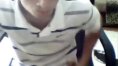 Young And Restless - An 18yo Boys Wild Wanking Adventure