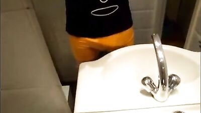 Found the Wank App: Hot Teen Cums in the Bathroom on His iPhone!