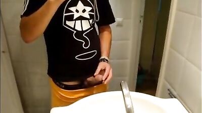 Found the Wank App: Hot Teen Cums in the Bathroom on His iPhone!