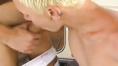 Leo Throat Pickle Puffer Gay Job