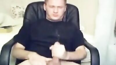 Gay Web-Cam Porn: JRs Shooting Spree!