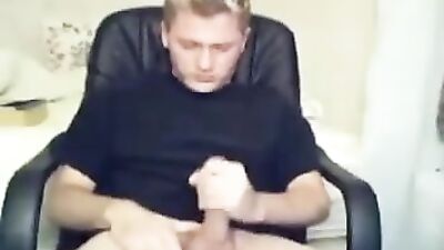 Gay Web-Cam Porn: JRs Shooting Spree!