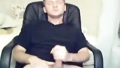 Gay Web-Cam Porn: JRs Shooting Spree!