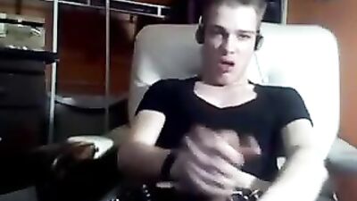 Gay Porn Fountain of Pleasure: Web-Cam Masturbation