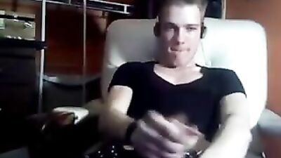 Gay Porn Fountain of Pleasure: Web-Cam Masturbation