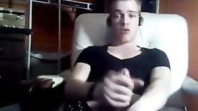 Gay Porn Fountain of Pleasure: Web-Cam Masturbation