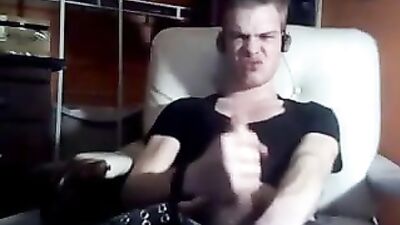 Gay Porn Fountain of Pleasure: Web-Cam Masturbation