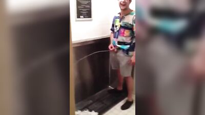 Gay Porn Fun: Amateur Boys Get Wet and Wild!