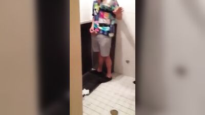 Gay Porn Fun: Amateur Boys Get Wet and Wild!