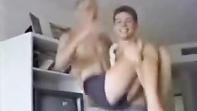 Mundo Polla: Hot Rubios World - The Ultimate Action Experience!