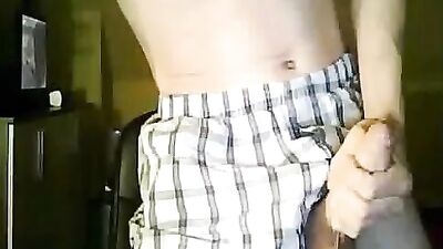Amateur Pornstar in Action: As He Likes To Play