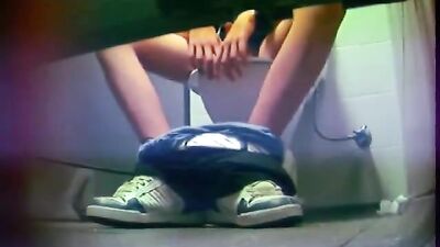 Gay Porn: Amateur Boys Private Masturbation Exposed In School Toilet!