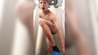 Big Cocks Solo Showers: Gay Porn Videos with a Twist!