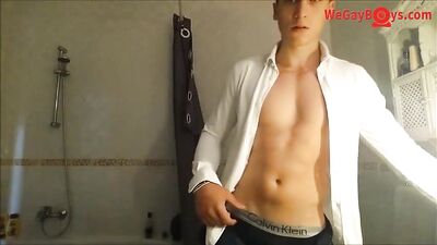 Flexing Muscle Stud Cums Hard - Big Cocks and Fat Cum Shots