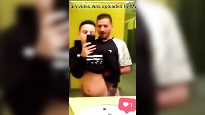 Sex in the Gym - Amateur Bareback Gay Boys Porn