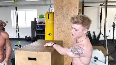 Blonde Boy Arm Wrestling: Amateur Gay Boys Hottest Matches!