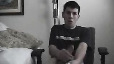 Twink Blows Load into Hanky: Classic Gay Teen Porn