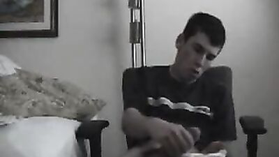 Twink Blows Load into Hanky: Classic Gay Teen Porn