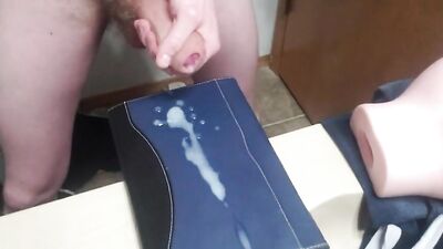 Cumming on Journal Twinks Oral Obsession