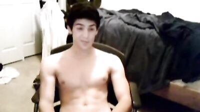 Hot Flexing Cutie Cumming on Gay Cam - Big Amateur Cocks Cumshots