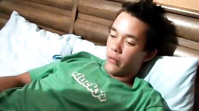 Gay Teen Jizz-Loaded Handjob: Riley Begs for Wileys Cum!