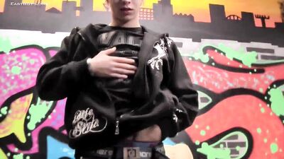 Gay Porn Video: Young Solo Justin - 189 Characters