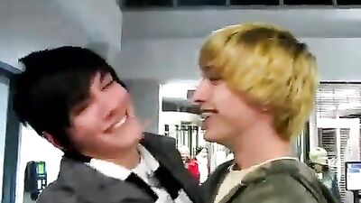 Reunion Passion: Amateur Gay Porn Video