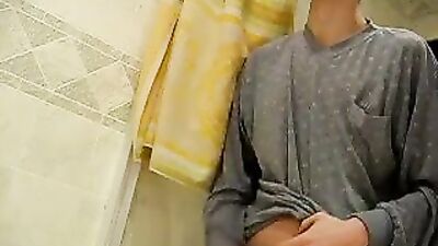 Gay Cam Fap - Web-Cam Action on Screen!