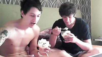 Web-Cam Web Boys Revenge: Privacy Policy Violation!