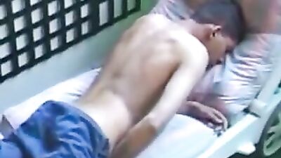 Jan in bed: Lekker Kontje Makes Moves!