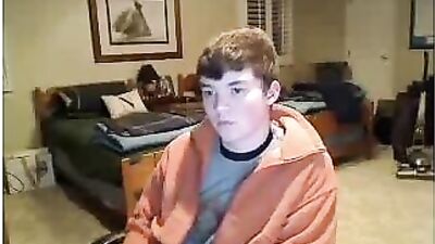 Gay Pole Web-Cam Wanking Adventures: Cutie Explores His Sexy Body!