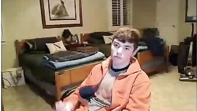 Gay Pole Web-Cam Wanking Adventures: Cutie Explores His Sexy Body!