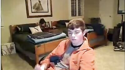 Gay Pole Web-Cam Wanking Adventures: Cutie Explores His Sexy Body!